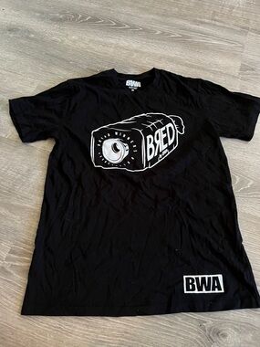 Men’s Black Short-Sleeve Graphic Logo Tee